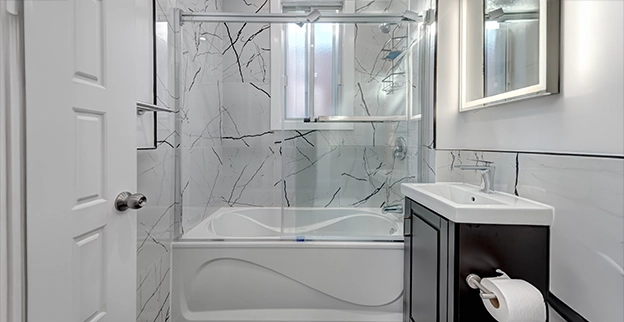 A picture of a tub enclosure.