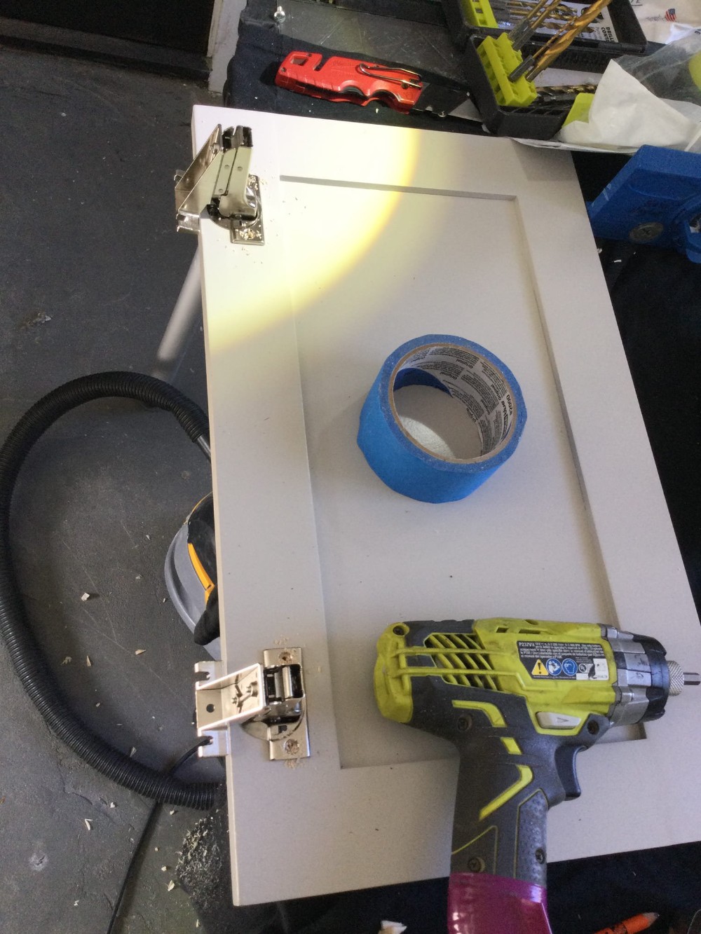 Cabinet hinges