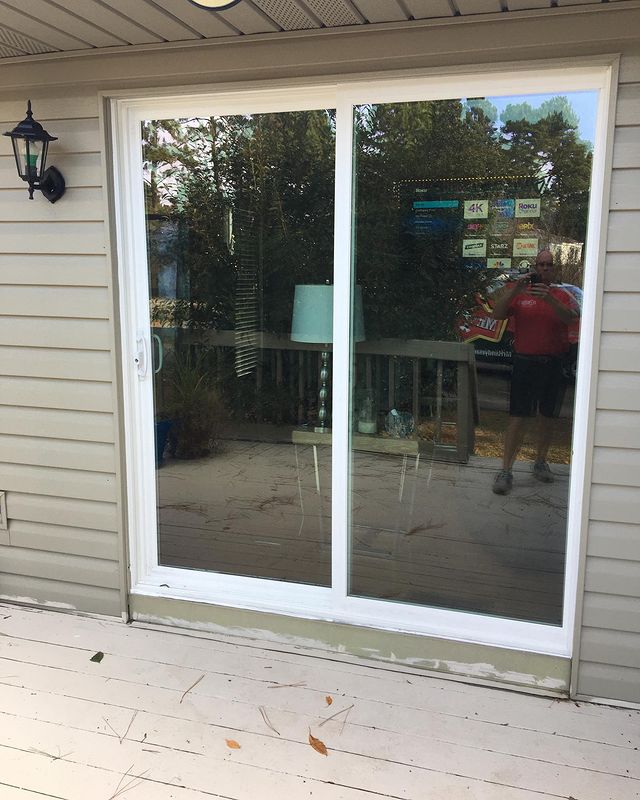 Glass sliding door