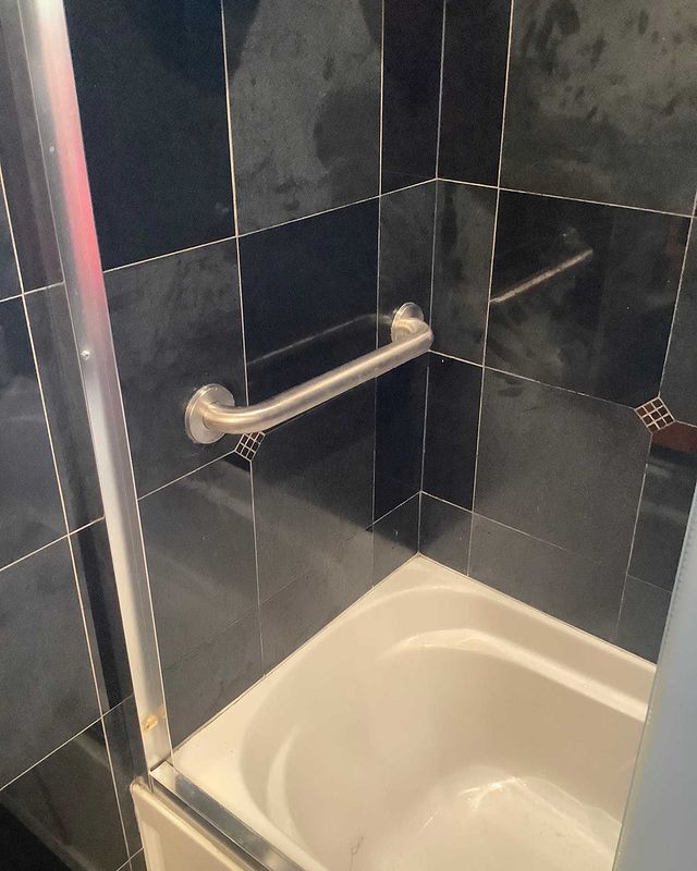 Grab bar