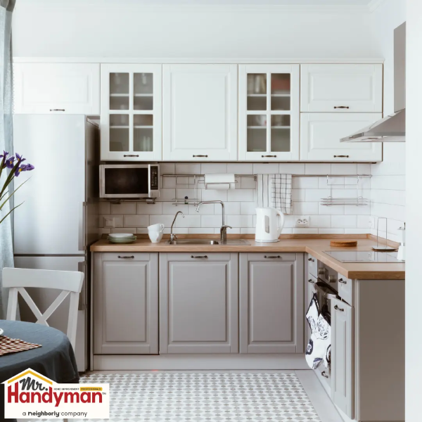 A clean and well-organized kitchen.